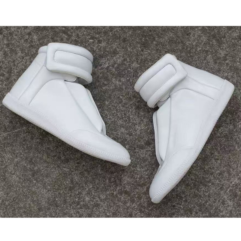 Women Futuristic Slip On High  - Leather Sneaker Care Kit 评论和价格